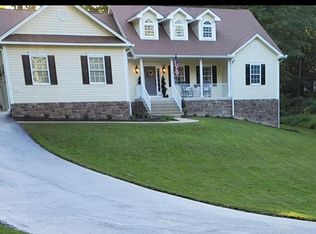 107 Lacy Ln, Bowling Green, VA 22427