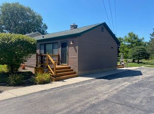 306 Park Ln, Ingleside, IL 60041