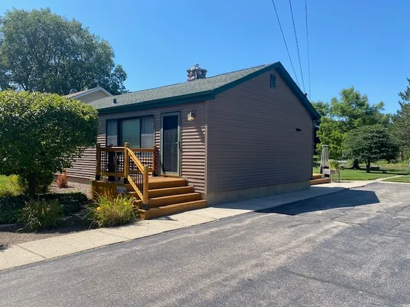 306 Park Ln, Ingleside, IL 60041