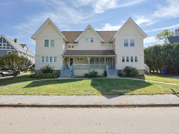 14 Lake St, Hopedale, MA 01747