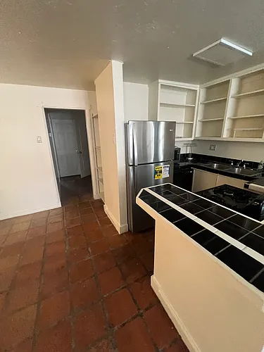 342 E 4th St #2 Photo 1