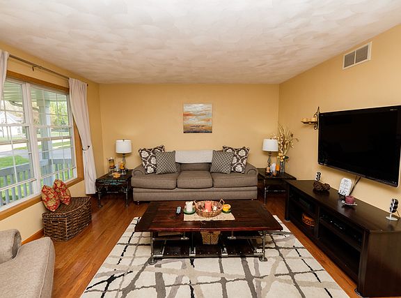 4th image of 541 Carls Pl