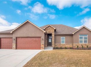 1055 SW Conch Cir, Lees Summit, MO 64064