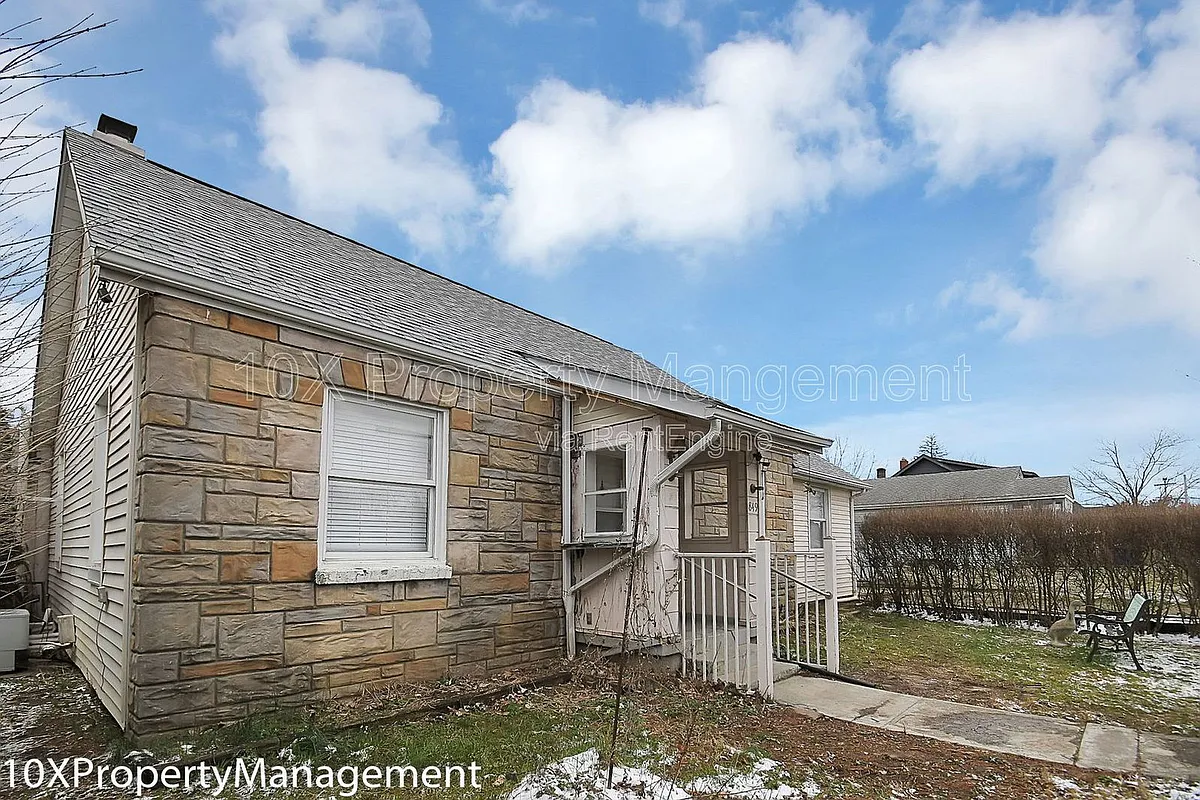Building Photo - 849 Ruby Ave