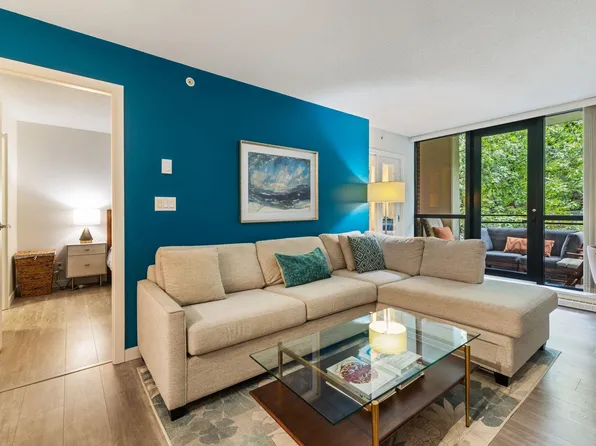977 Mainland St #306, Vancouver, BC V6B 1T2