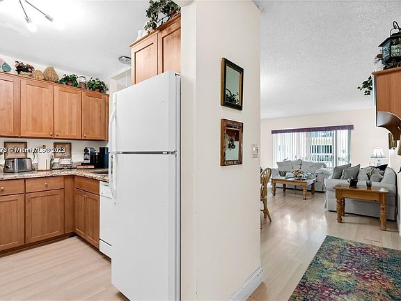 5th image of 7865 Camino Real #L-220