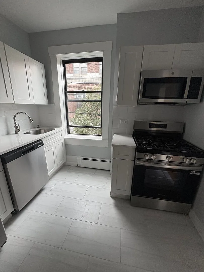 325 - UC 325 34th Street, LLC — Photo 4