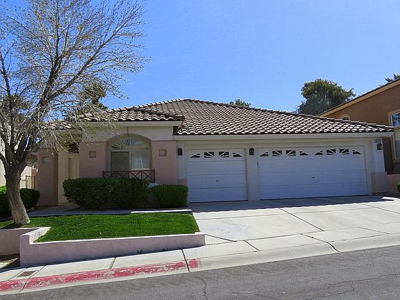 3rd image of 10129 Hill Country Ave