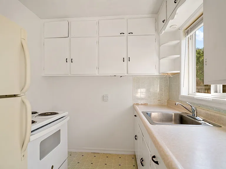 EN - 908 Bryan St — Photo 12