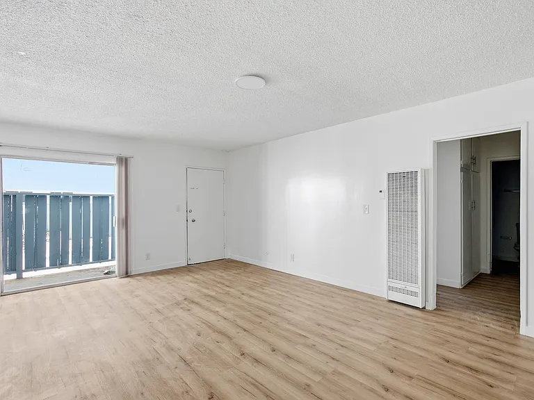 934 Larch St — Photo 7