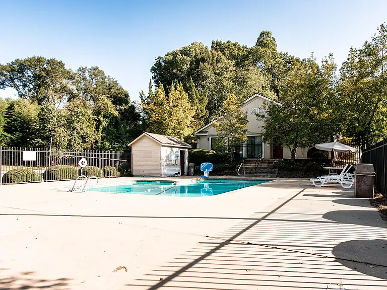 290 Appleby Dr #252 — Photo 33