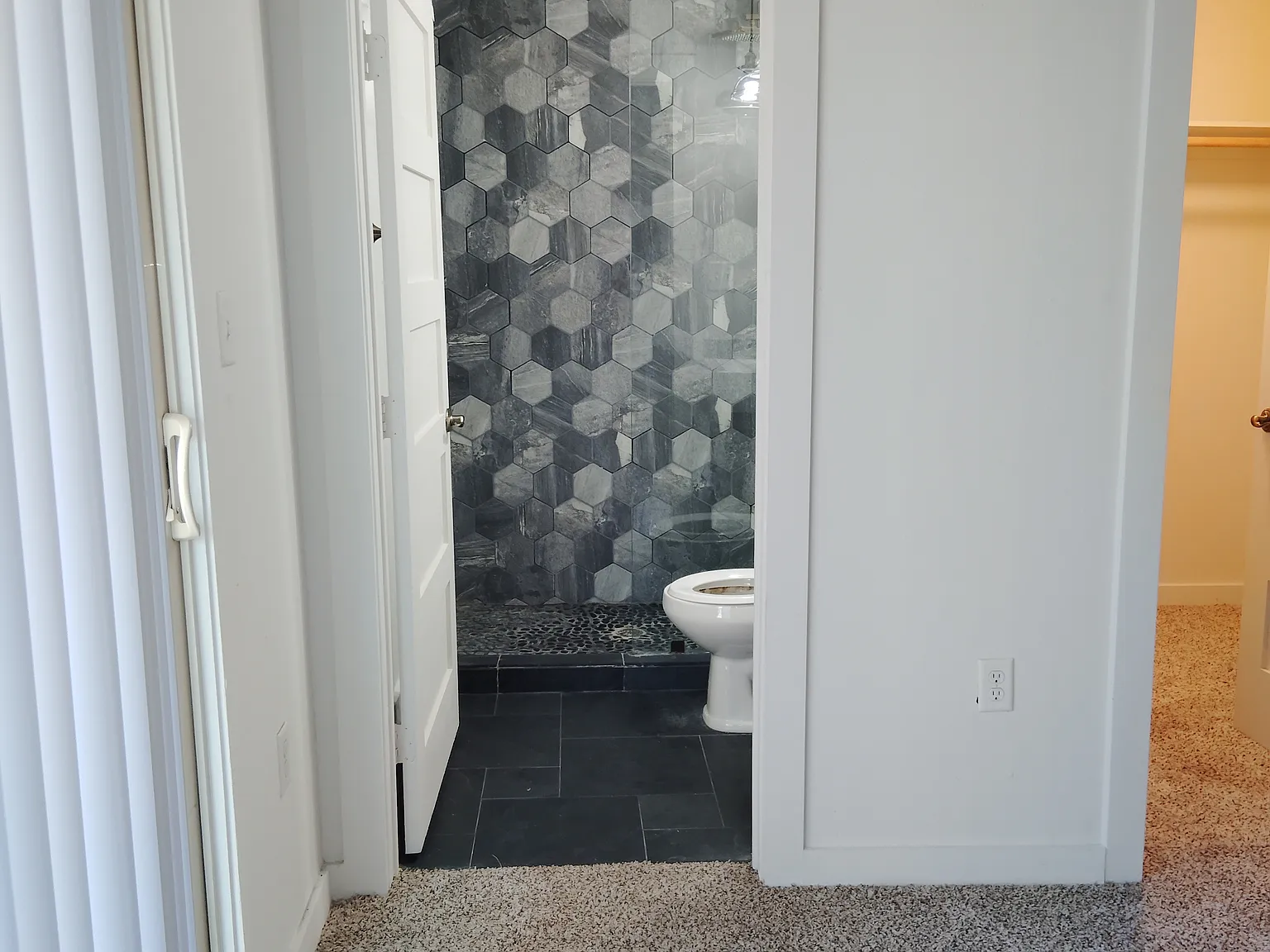 1 bed, 474 sqft, $1,305 — Photo 3