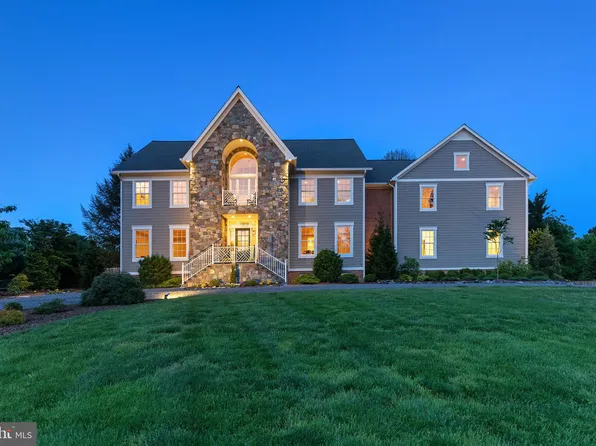 3001 Fox Den Ln, Oakton, VA 22124