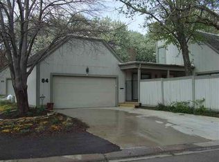 84 SW Pepper Tree Ln, Topeka, KS 66611