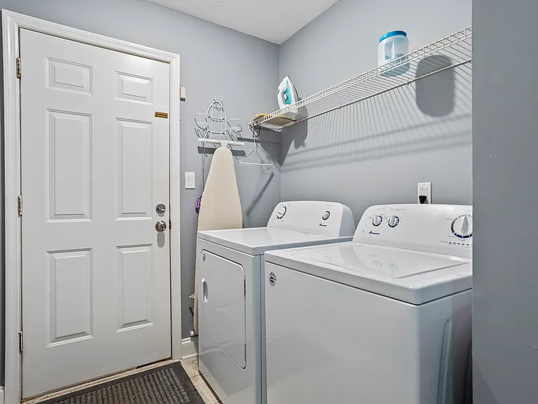 736 Maple Dr SE — Photo 15