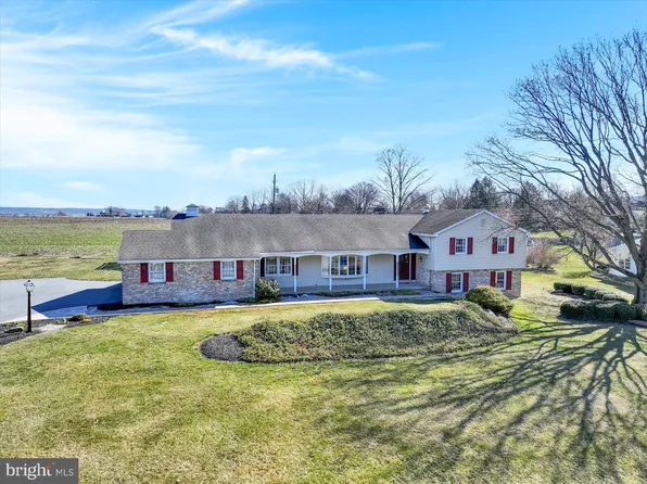 114 Crestview Ave, New Holland, PA 17557