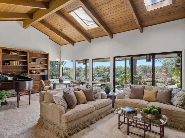 23 Riverbank Pl, Carmichael, CA 95608