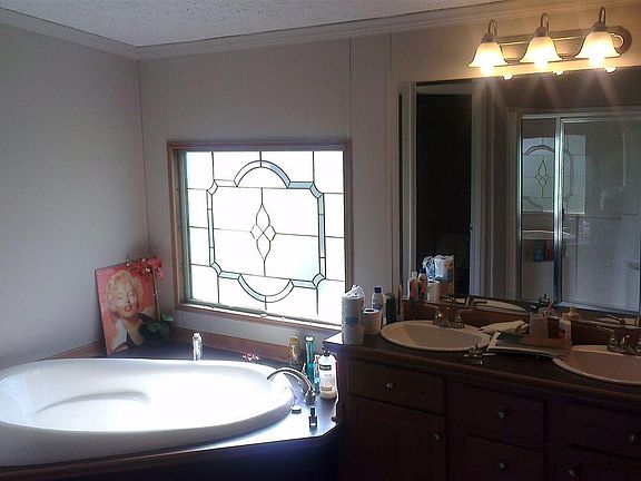 3rd image of 544 Immanuel Dr