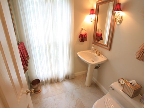 3rd image of 8500 Scarboro Ct