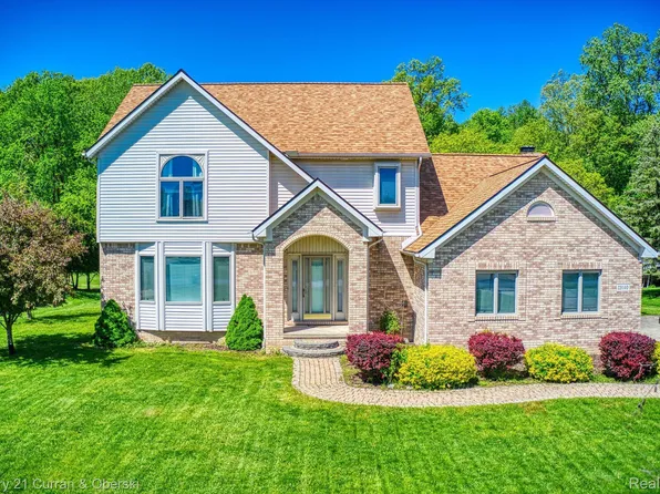 25140 Austin Dr, New Boston, MI 48164