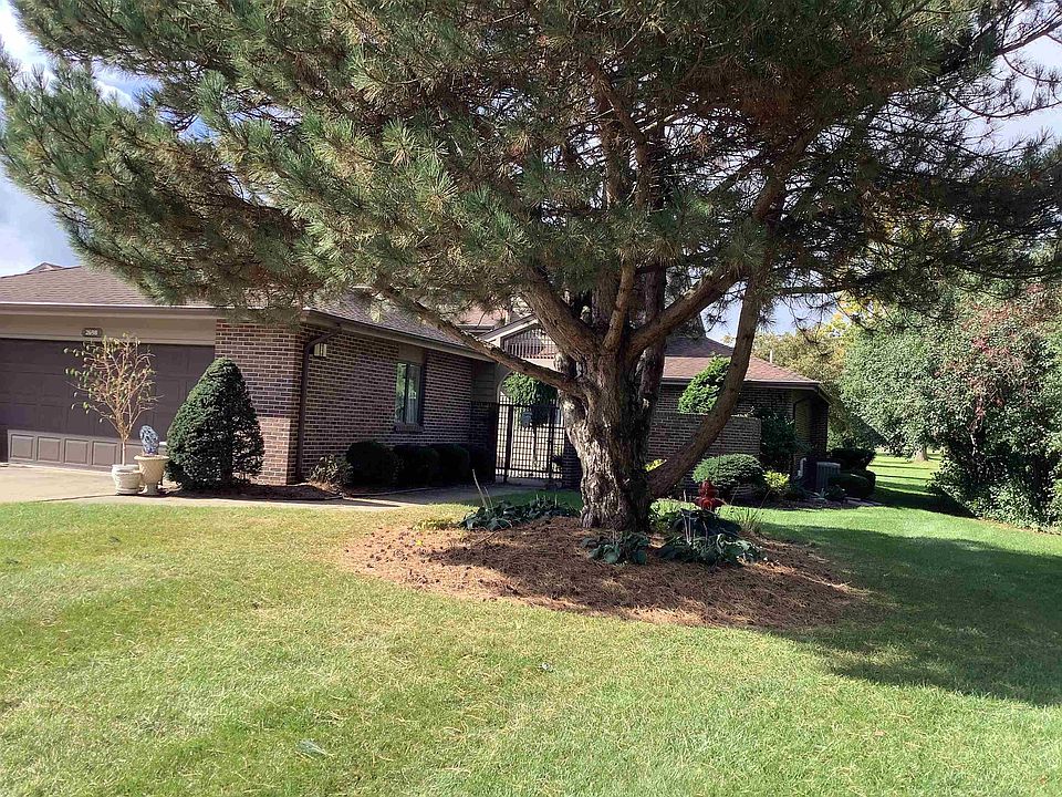1st image of 2698 Oakmont Dr