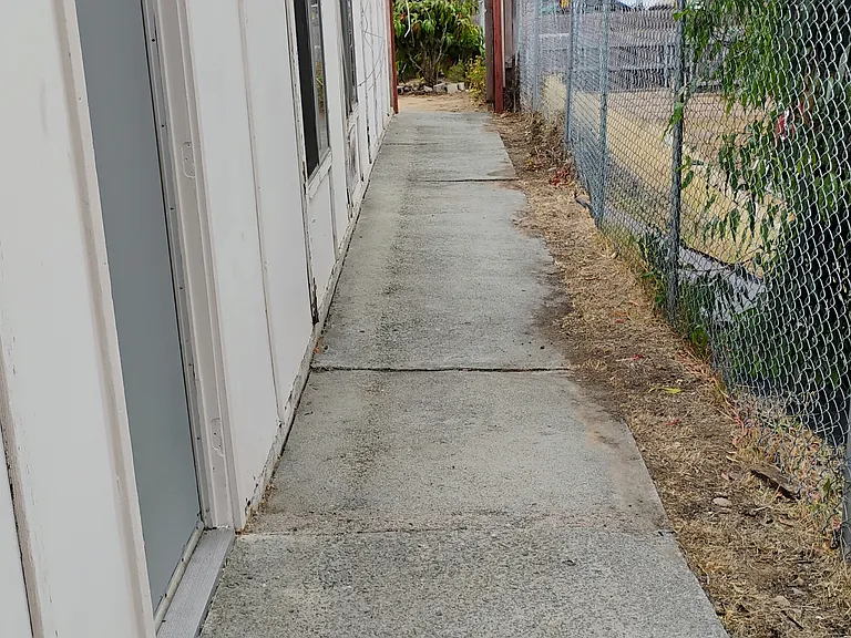 Side of house facing front yard