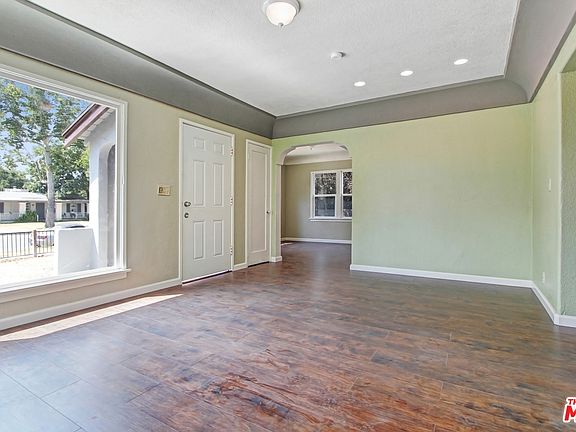 5th image of 1785 N Mountain View Ave