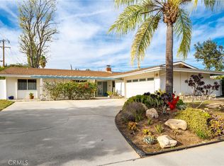 22389 Liberty Bell Rd, Calabasas, CA 91302