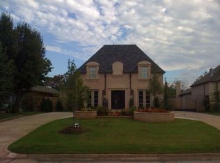 1718 Huntington Ave, Nichols Hills, OK 73116