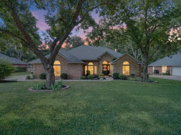 9216 Hanging Moss Dr, Granbury, TX 76049
