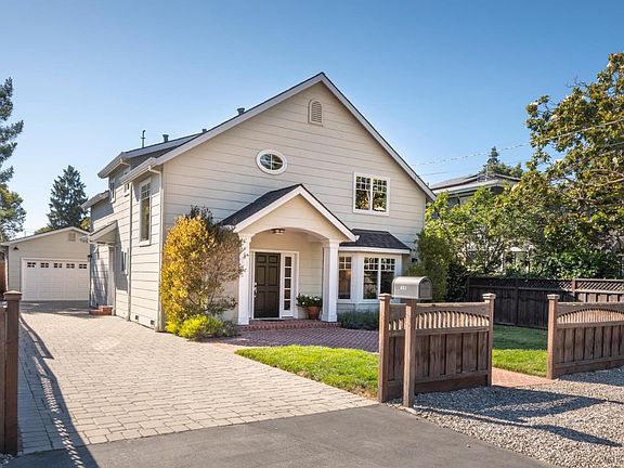 4th image of 631 Palmer Ln