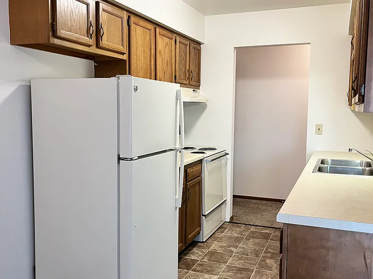 1604 Roe Crest Dr #8 — Photo 15
