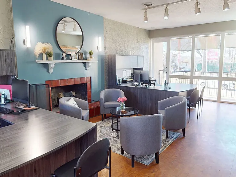 Leasing Specialists are Ready to Connect