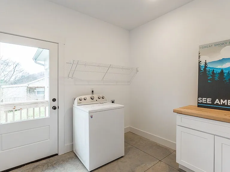217 Vreeland St — Photo 23