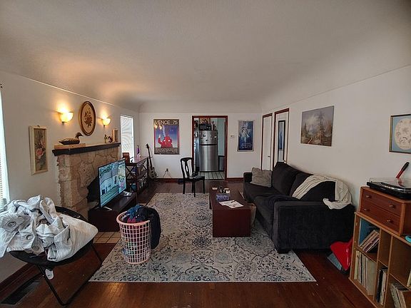 2nd image of 415 Audubon Dr #4