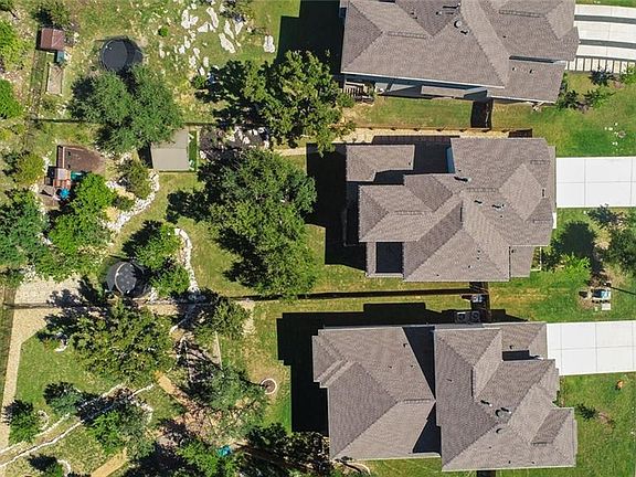 4th image of 6728 Vicenza Dr