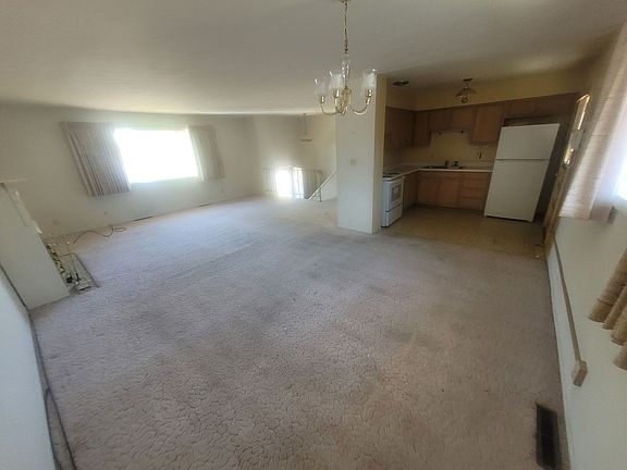 2nd image of 2505 Sheridan St
