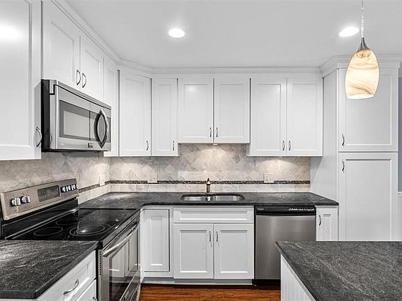 4th image of 60 Saw Mill Dr Unit 307