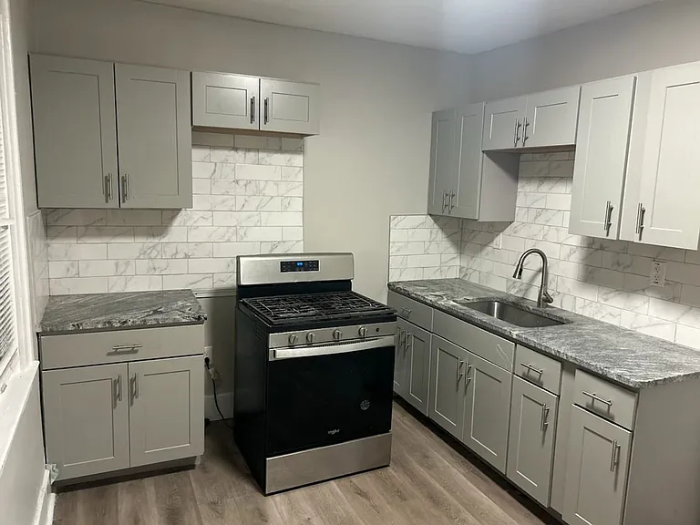 8215/8217 Badger1 LLC — Photo 6