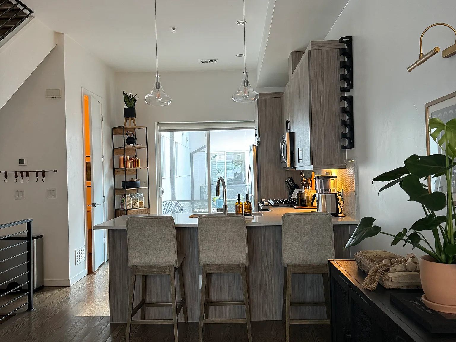 2 bed, 1241 sqft, $3,200 — Photo 3