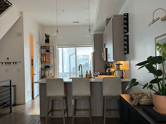 3rd image of 3065 W 16th Ave