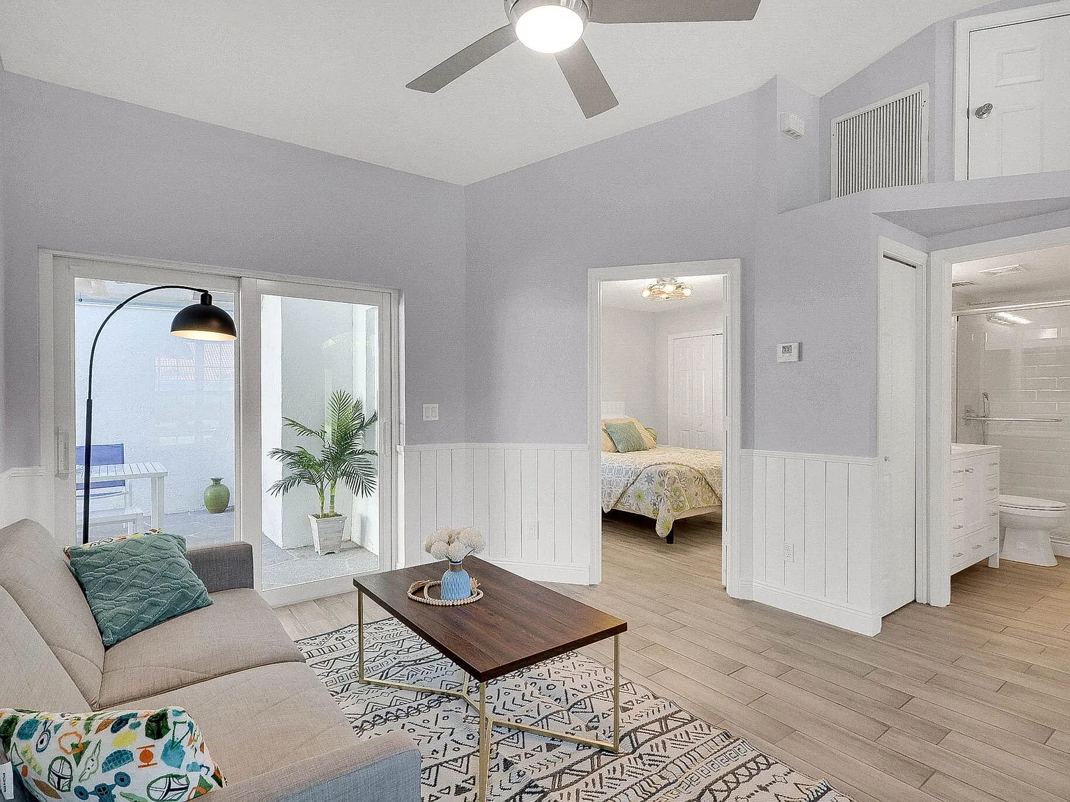 2 bed, 2.0 bath, 1213 sqft, $4,700 — Photo 4