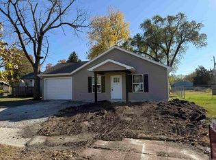 2817 Prairie Grove Dr, Fort Wayne, IN 46809