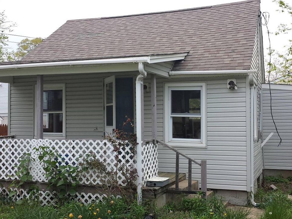 2nd image of 127 Seeley Ave