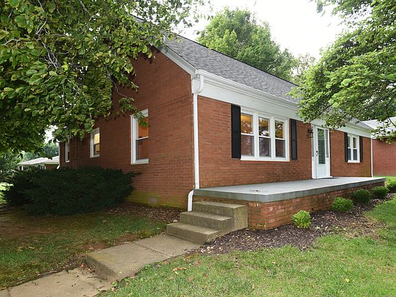 2nd image of 3328 E 6th St