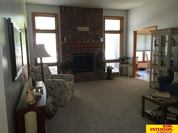 4th image of 943 N Lincoln Ave