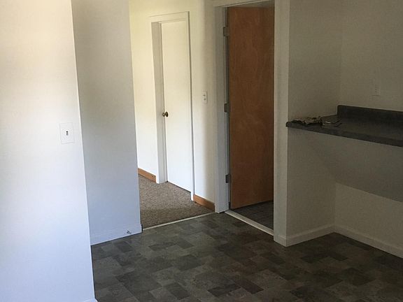 4th image of 210 E Williams St #2