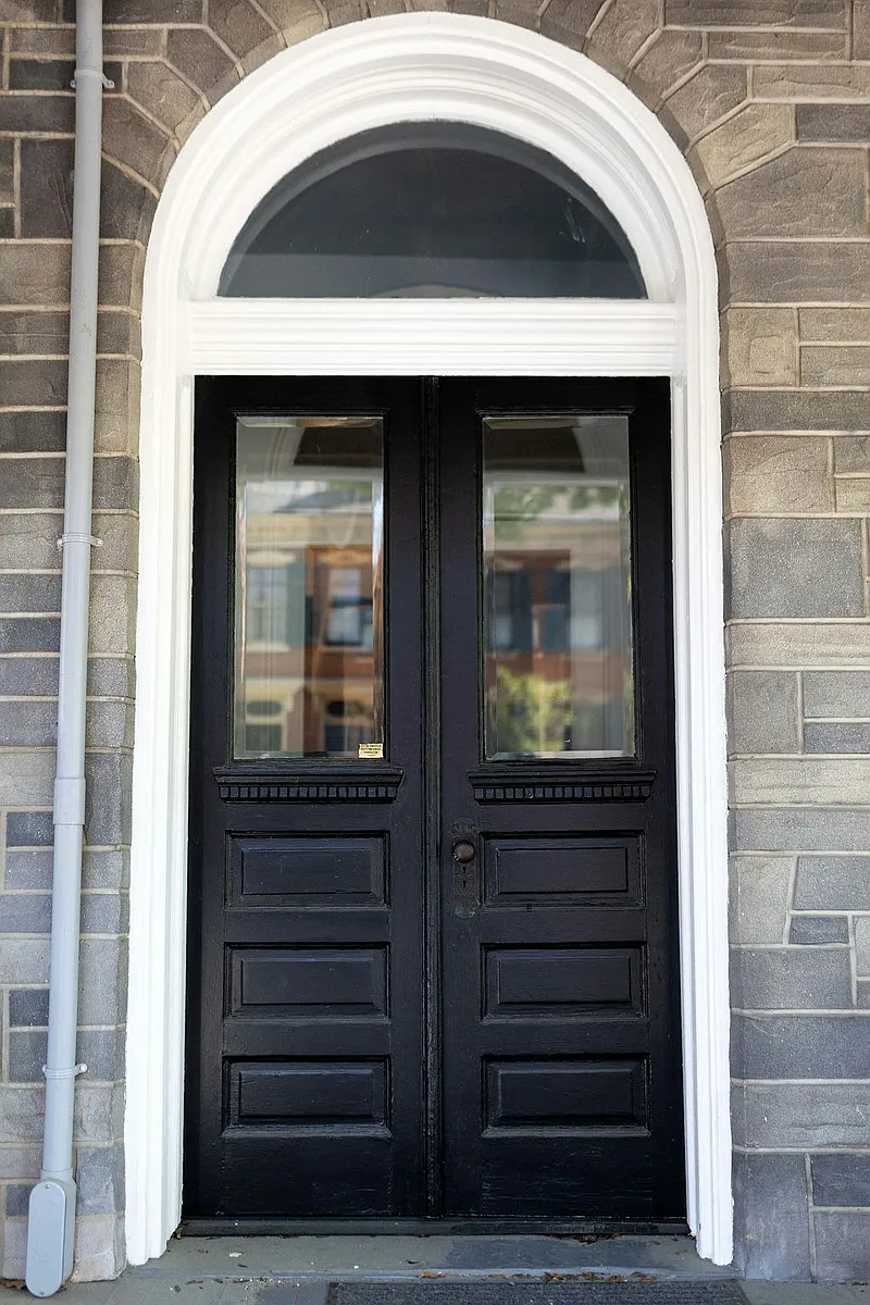 Enjoy easy keyless entry to both the main building and apartment - 433 W Walnut St #2