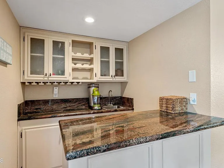 4850 Amalfi Way — Photo 34