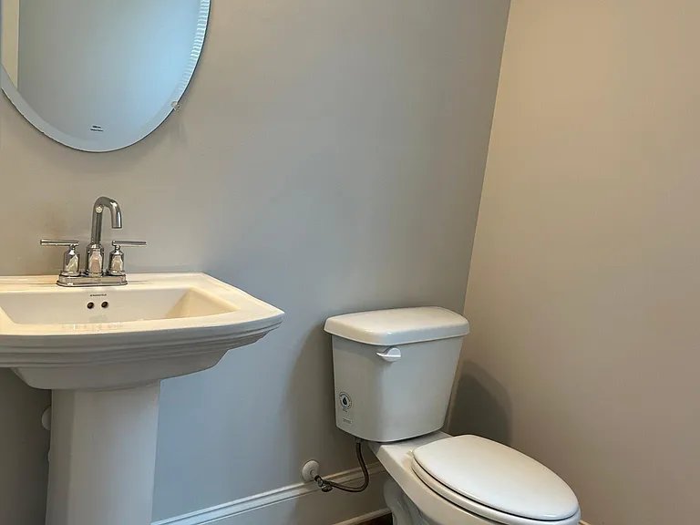 123 Vivian Ln — Photo 10